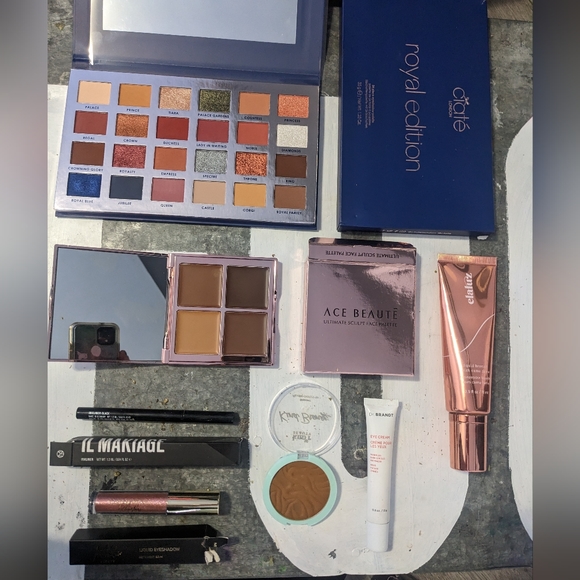 MAKEUP LOT - Picture 1 of 10